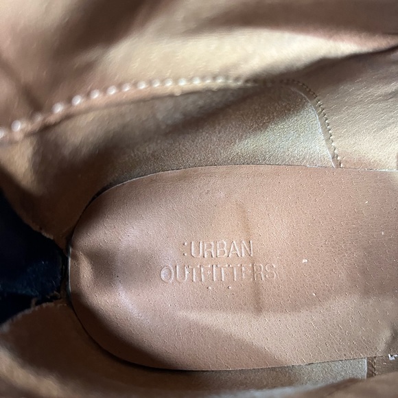 Urban Outfitters Black Leather Ankle Boots - Picture 5 of 6